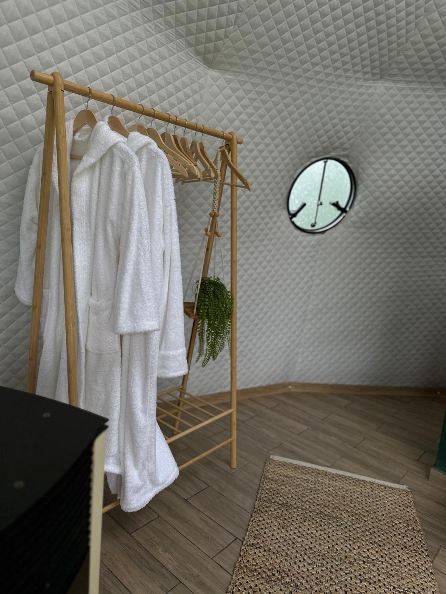 Hotel The Frog Glamping Horezu Exterior foto